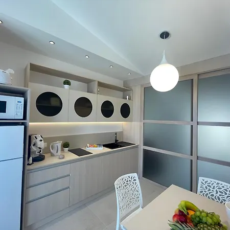 Sea Sky Apartment *